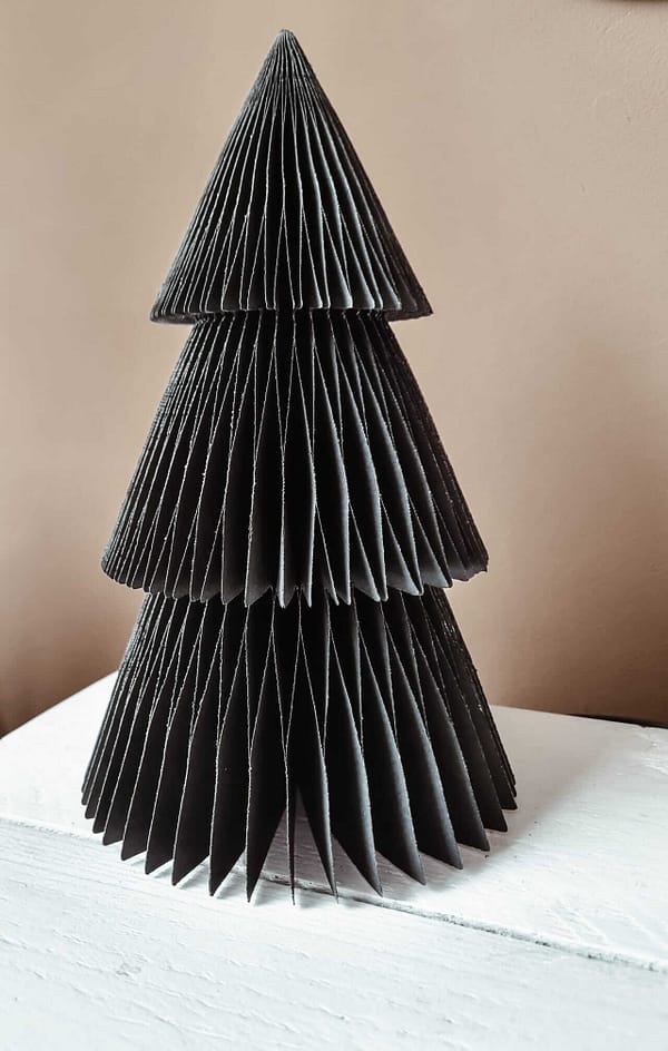 Tofffbykyra-papieren-kerstboom